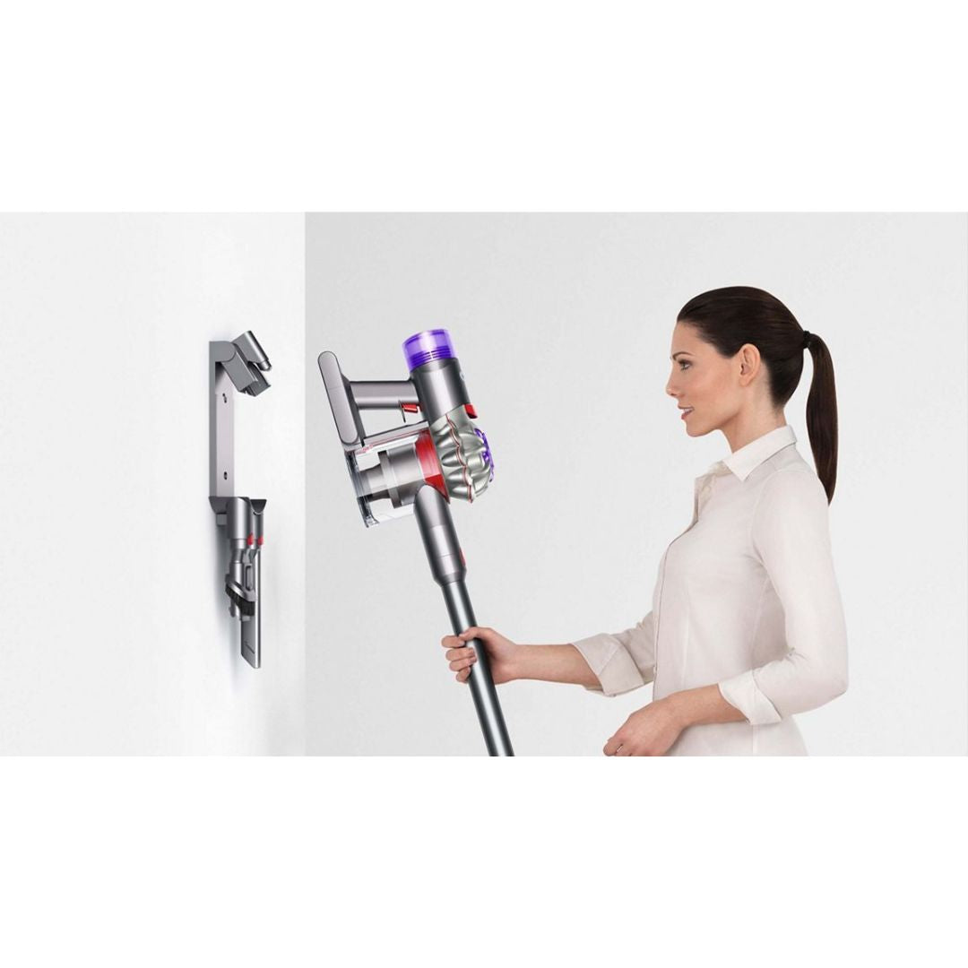 Aspirateur Dyson V8 en argent et nickel