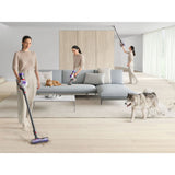 Aspirateur Dyson V8 en argent et nickel